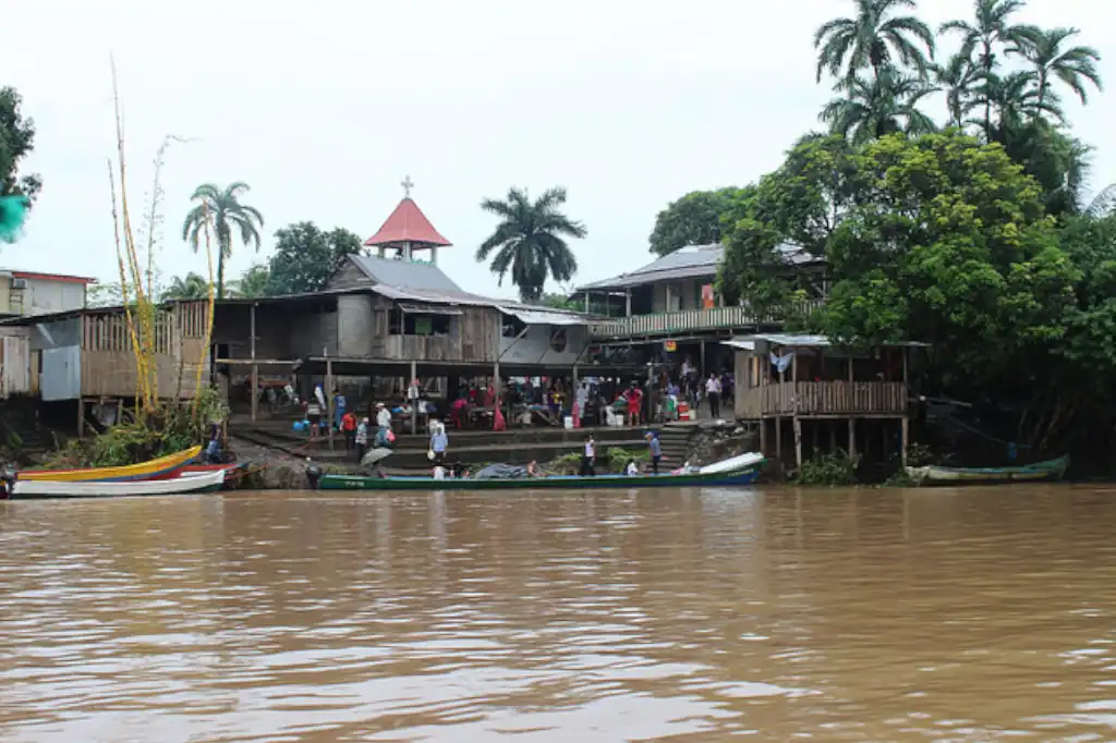 En Nicaragua, una grave irregularidad ambiental está saliendo a la luz. La Fundación del Río, una organización ambientalista local, ha denunciado que el gobierno nicaragüense está simulando un proceso de consulta con comunidades indígenas y afrodescendientes en la Costa Caribe, con el fin de desbloquear un multimillonario financiamiento del Fondo Verde del Clima (FVC).