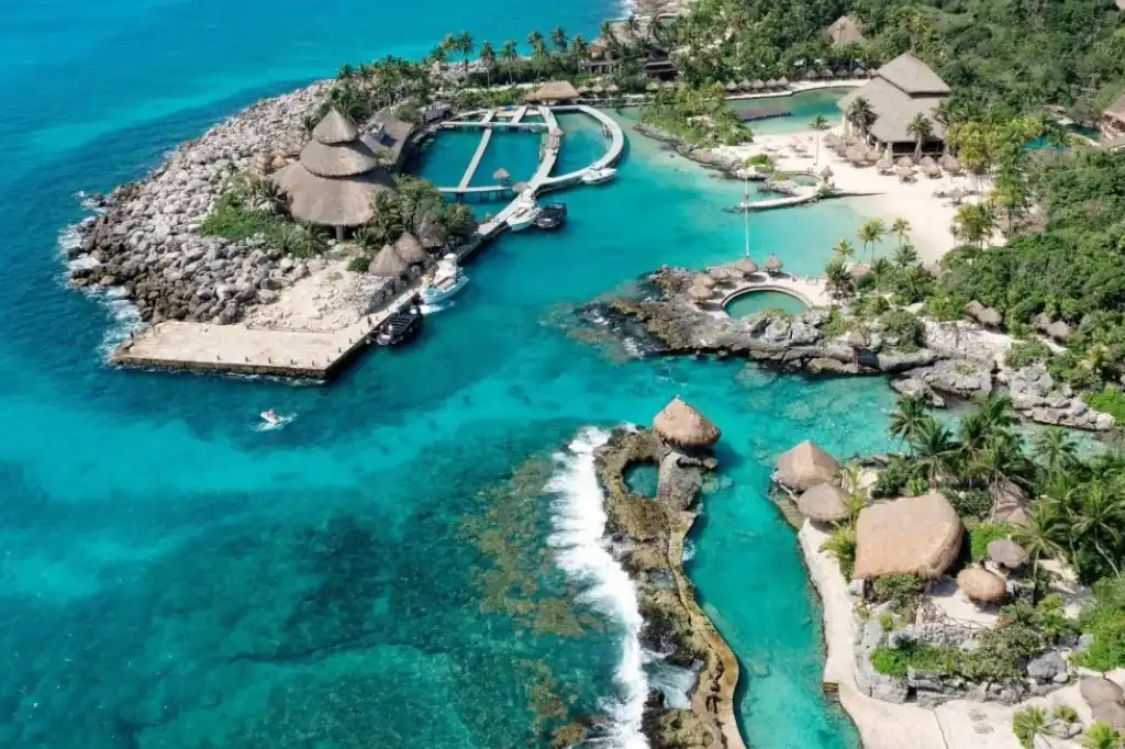 Grupo Xcaret amenaza arrecife centenario con su nueva marina turística